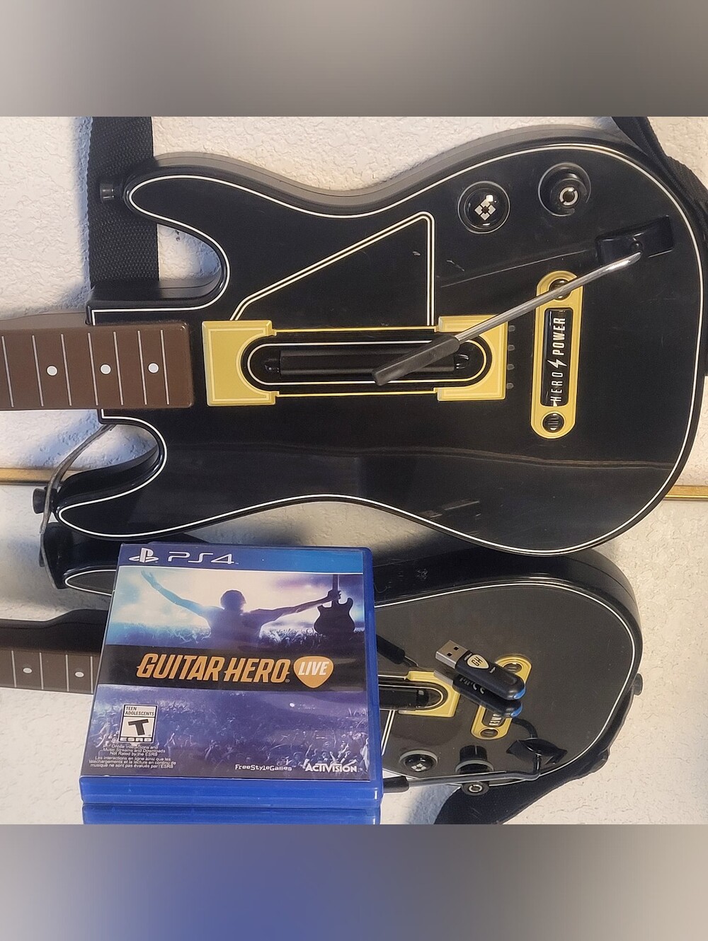 Guitar Hero Live Wireless Guitar Controller for PS4 — Black & Gold